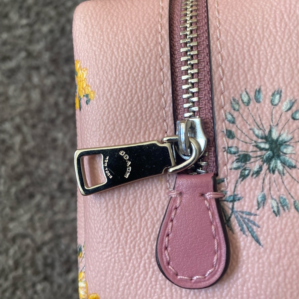 COACH LARGE BOXY COSMETIC BAG in DANDELION PRINT - Picture 5 of 6